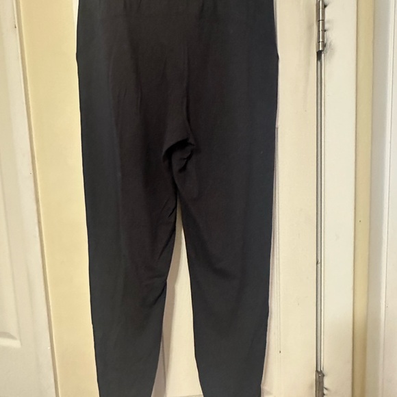Lululemon Ready to Rulu size 6 black pants. - Picture 2 of 5